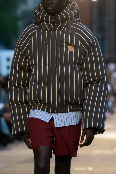 Look 48